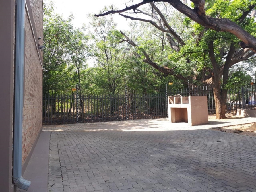 2 Bedroom Property for Sale in Mooivallei Park North West